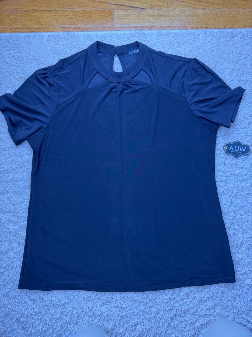 AUW Sz L Short Sleeve Top NWT